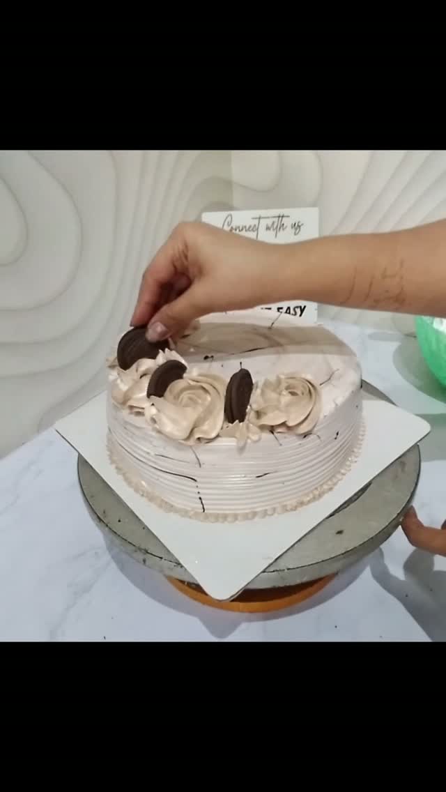 Simple birthday cake by Cake It Easy